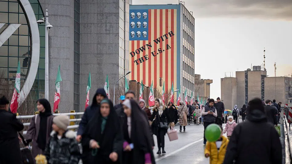 Преговорите между САЩ и Иран ще започнат на фона на продължаващите опасения от директен конфликт