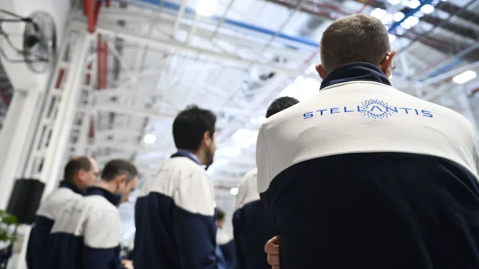 Stellantis претърпя драматичен срив на акциите - какво следва за автомобилния гигант