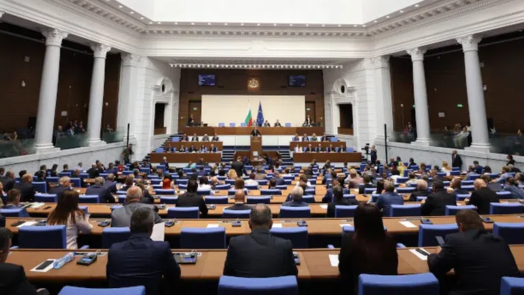 НС прие оставката на министър-председателя Николай Денков