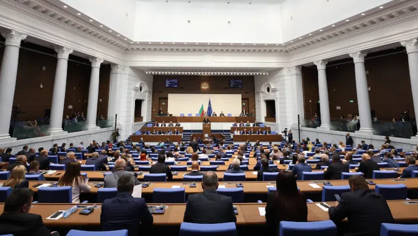 НС няма да подложи на разглеждане предложението на Радев за референдум за еврото