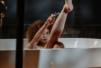 Когато TikTok цензурира думата „бръснач“, лондонският бранд Nimbi намира нестандартно решение - маркетинг в платформа с малко по-различна репутация