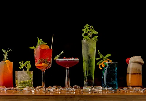 Да се събудиш без махмурлук: Gen Z превръща „трезвия туризъм“ в нов стандарт