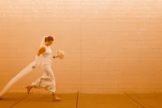 Проваленото „Да“: Защо историите за катастрофални сватби ни привличат?