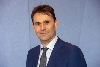 Нидерландската компания продължава да се възползва от бума на изкуствения интелект, като инвестициите в сектора подпомагат поръчки за 5.4 млрд. евро през третото тримесечие.