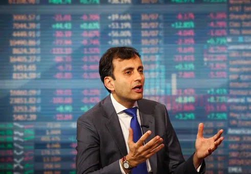 Рушир Шарма: Този петролен шок е различен – светът влиза в криза с рекордни дългове