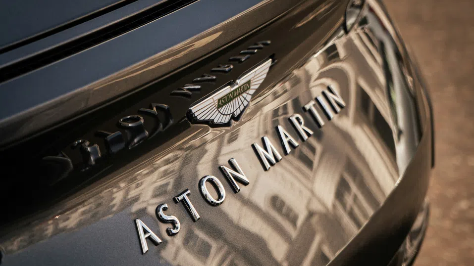 Нова прогноза за загуби шокира инвеститорите в Aston Martin