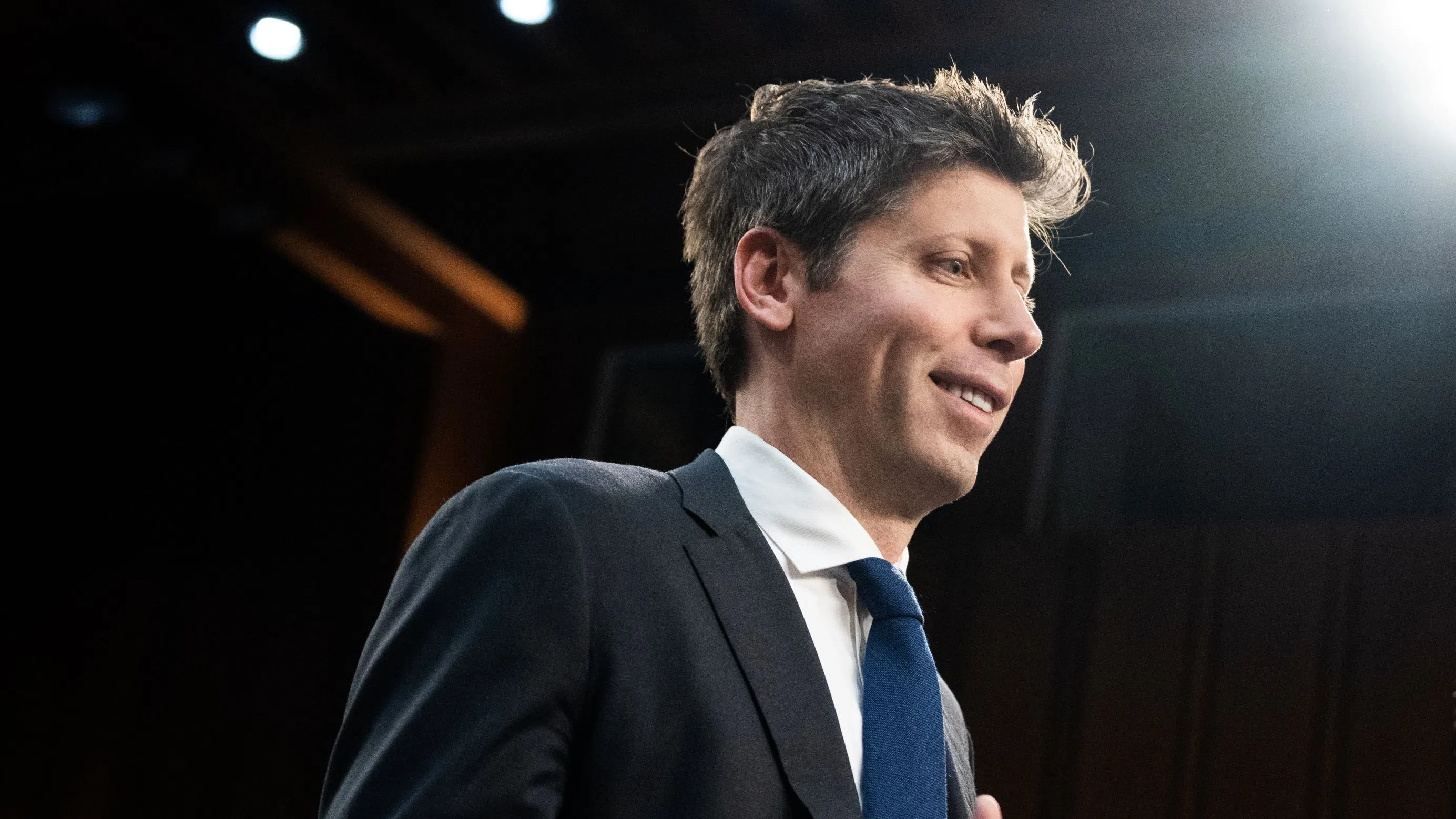 OpenAI подписа сделка за 38 млрд. долара с Amazon – първото ѝ партньорство с лидера в облачните услуги