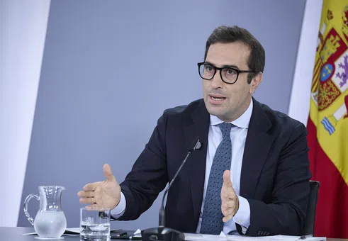 Карлос Куерпо: Испания устоя на енергийния шок от войната с Иран благодарение на слънчевата и вятърната енергия