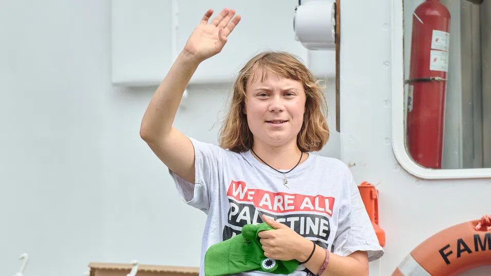 Грета Тунберг е унижавана и малтретирана от израелските власти, твърдят активисти