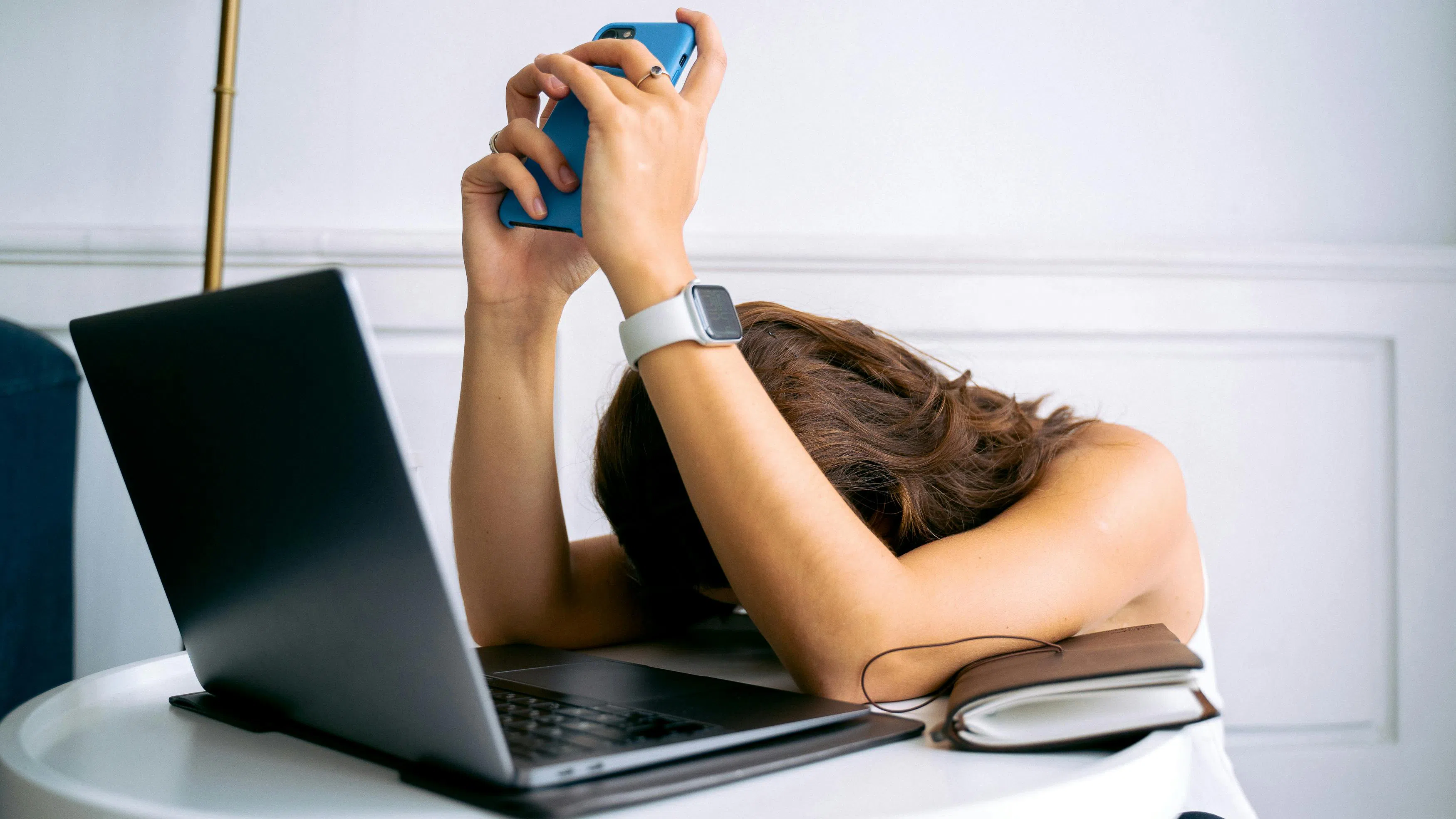 „Скъсах с гаджето. Трябва ми почивка“: Най-искрената молба за отпуск от Gen Z