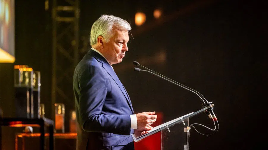 Разследват бившия правосъден еврокомисар за произхода на 1 млн. евро