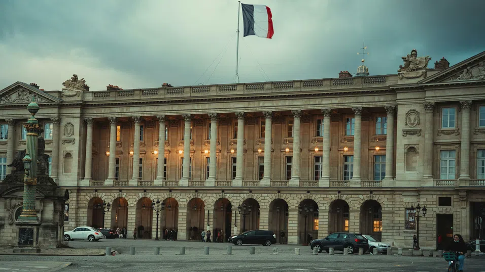 От пенсии до Льо Пен: 4 основни аспекта на първия тест на Байру пред френския парламент