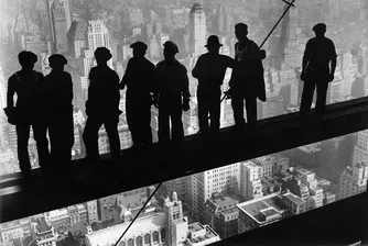 11 секунди и си мъртъв: Безименните работници, които построиха Емпайър Стейт Билдинг