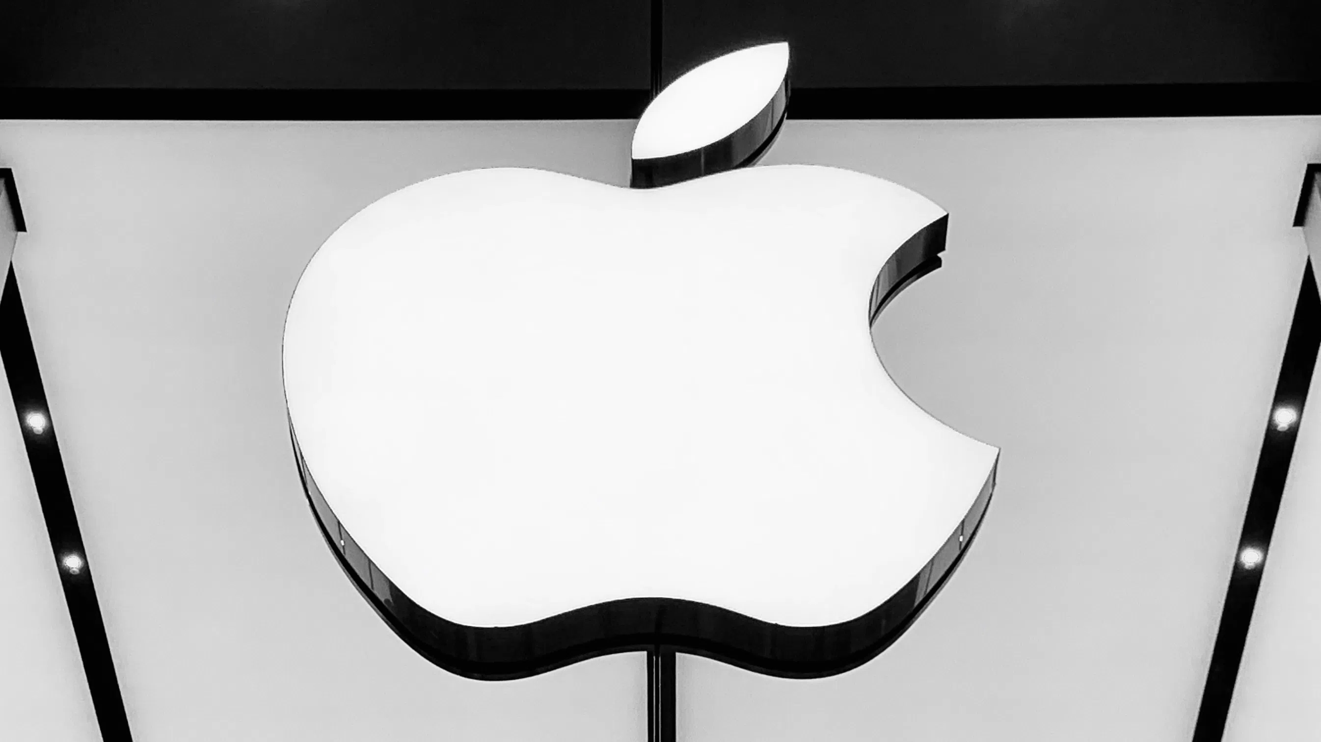 Великобритания иска от Apple достъп до криптирани акаунти