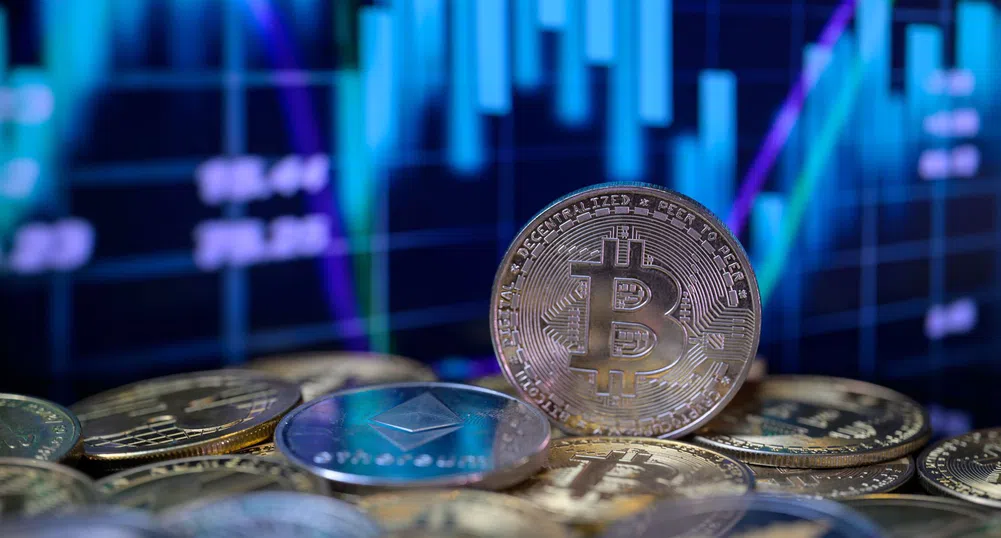 Криптовалутите падат, Тръмп обвини „глобалистите“ за срива на пазарите