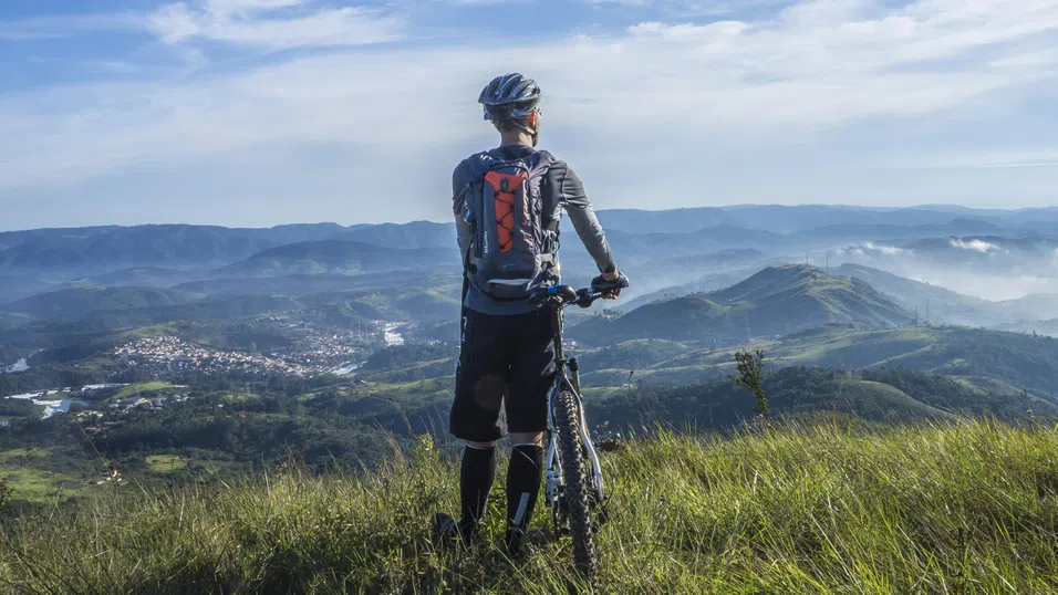 „Рядко си позволявам ден без движение“: Уроци от експерта по дълголетие д-р Ерик Верден