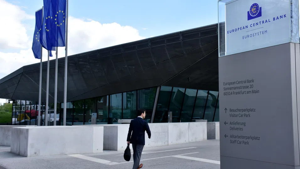 Натискът за намаляване на лихвените проценти в цял свят отслабва