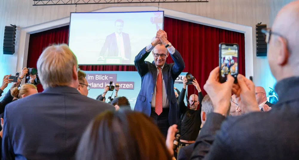 Какво означава фиаското на Мерц и кой ще плати цената?