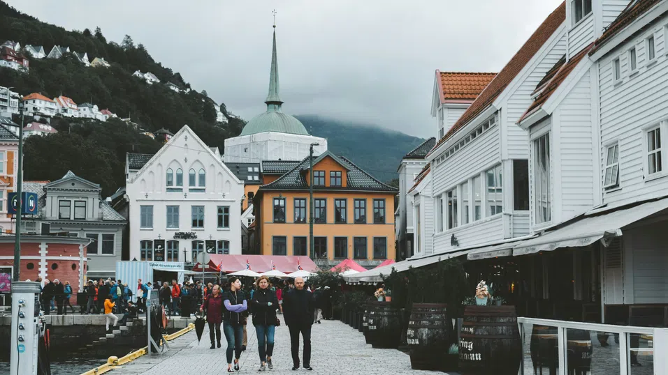 Хватката на свръхтуризма принуждава и Норвегия да въведе такса за посетители