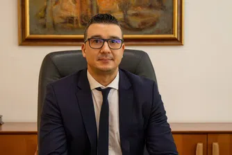 Всички сектори ще имат ползи от еврото, заяви министърът на икономиката и индустрията Петър Дилов