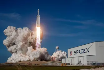 Уолстрийт е все по-голям оптимист за SpaceX преди включването в Nasdaq 100