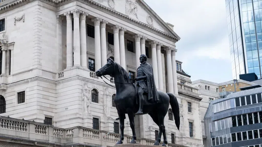 Bank of England понижи основната лихва от 4,25% на 4%