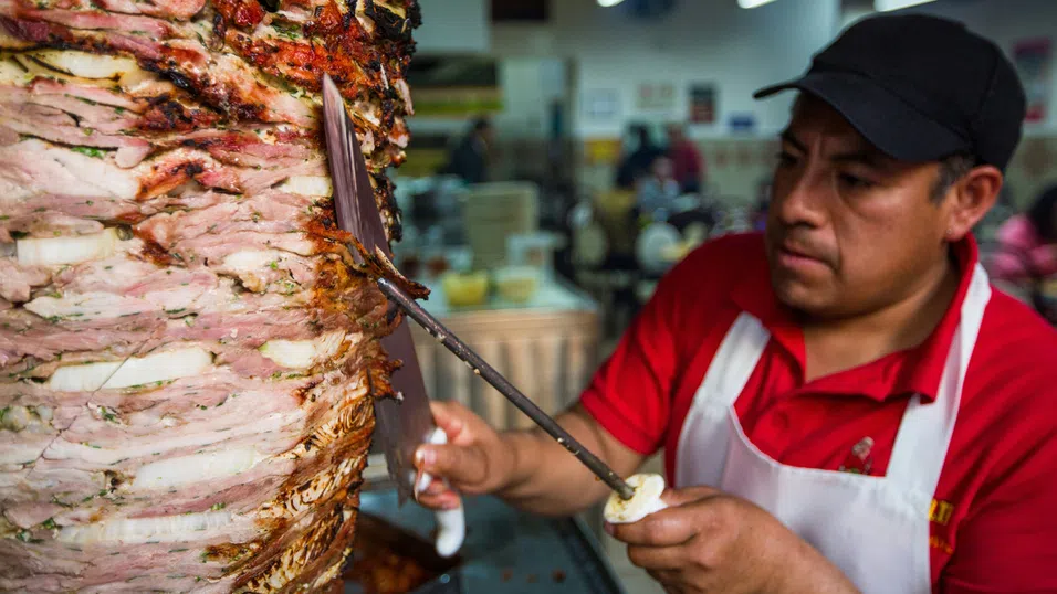 Любимият на германците дюнер е все по-скъп, а скоро може да стане и дефицитен