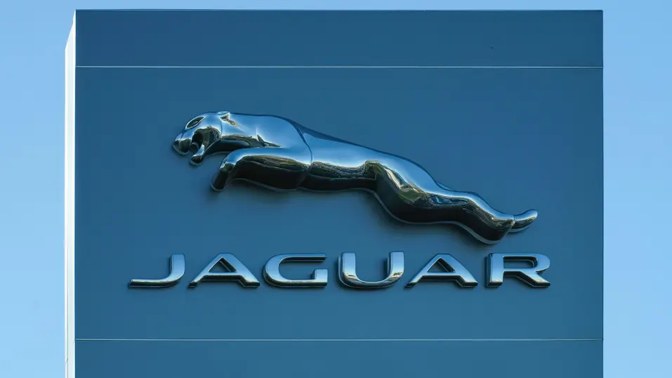 Jaguar съкращава хиляди работни места в програма за икономии на разходи