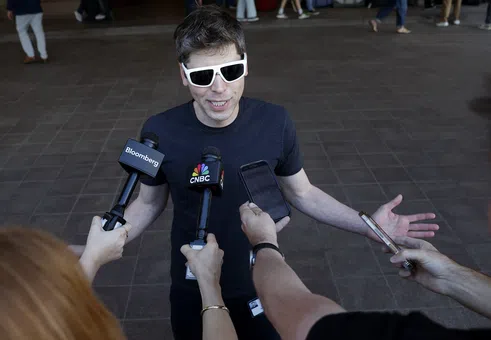 Сам Алтман обявява „червен код“ за подобряване на ChatGPT, докато Google застрашава лидерството в изкуствения интелект