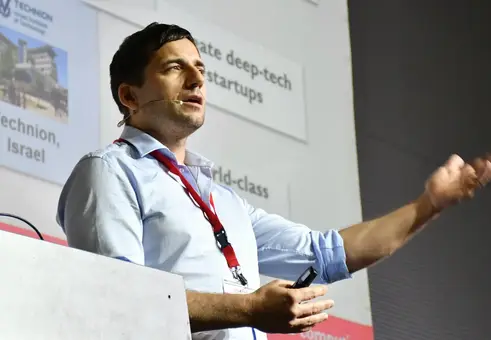 OpenAI избра проф. Мартин Вечев да тества нов начин за разпознаване на AI текстове