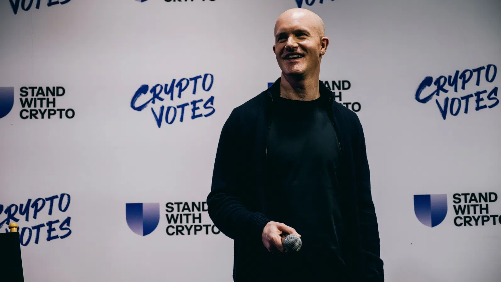 Създателят на Coinbase изпадна от ТОП 500 най-богати след срива при криптовалутите