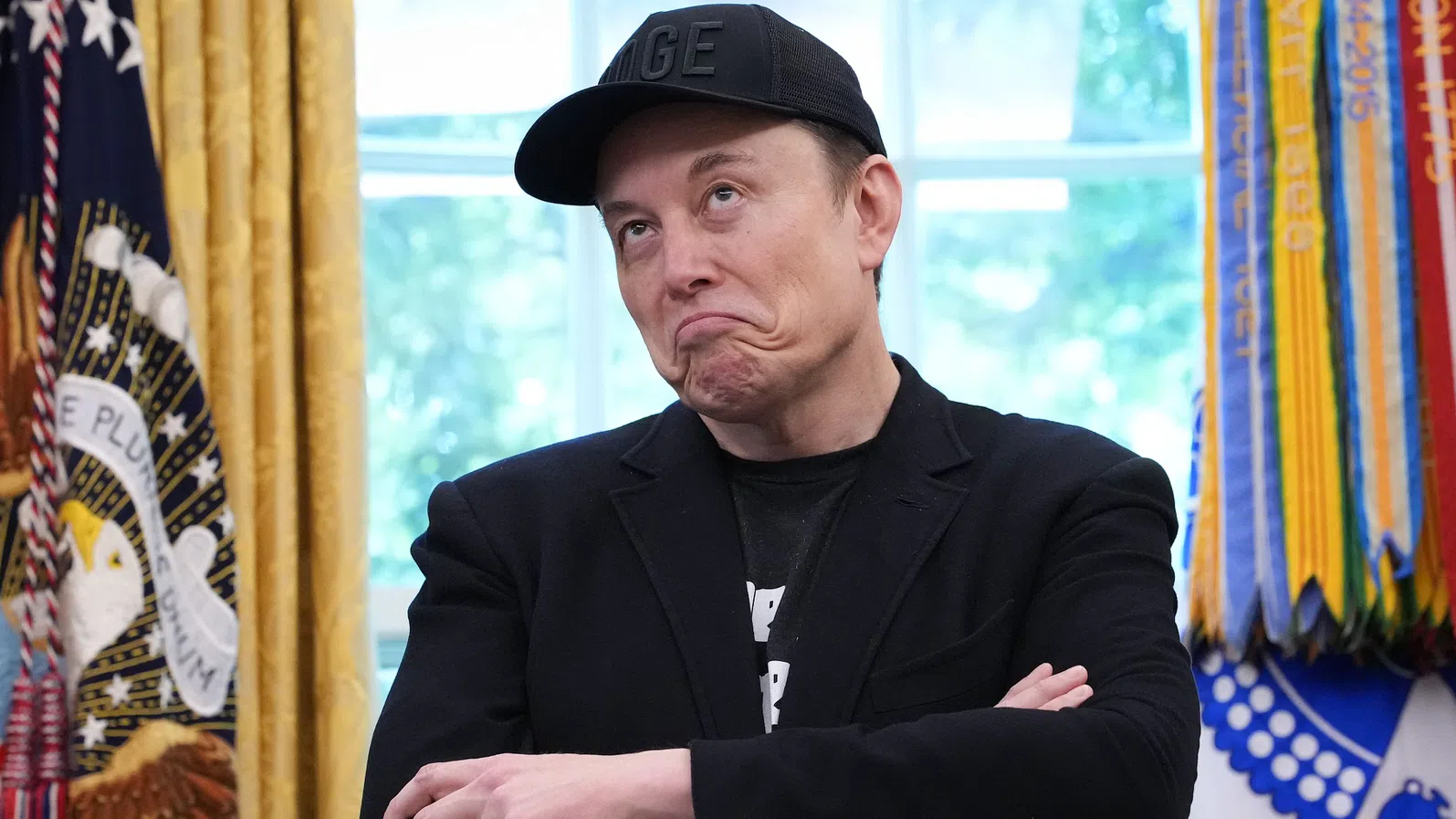 Докато Мъск дълбае в политиката: Брандът Tesla е загубил $15 млрд. от стойността си през 2005 г.