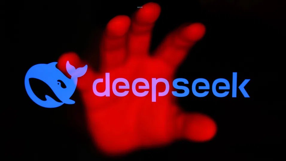 Старши изследовател от китайския стартъп DeepSeek предупреждава за рисковете от AI върху обществото