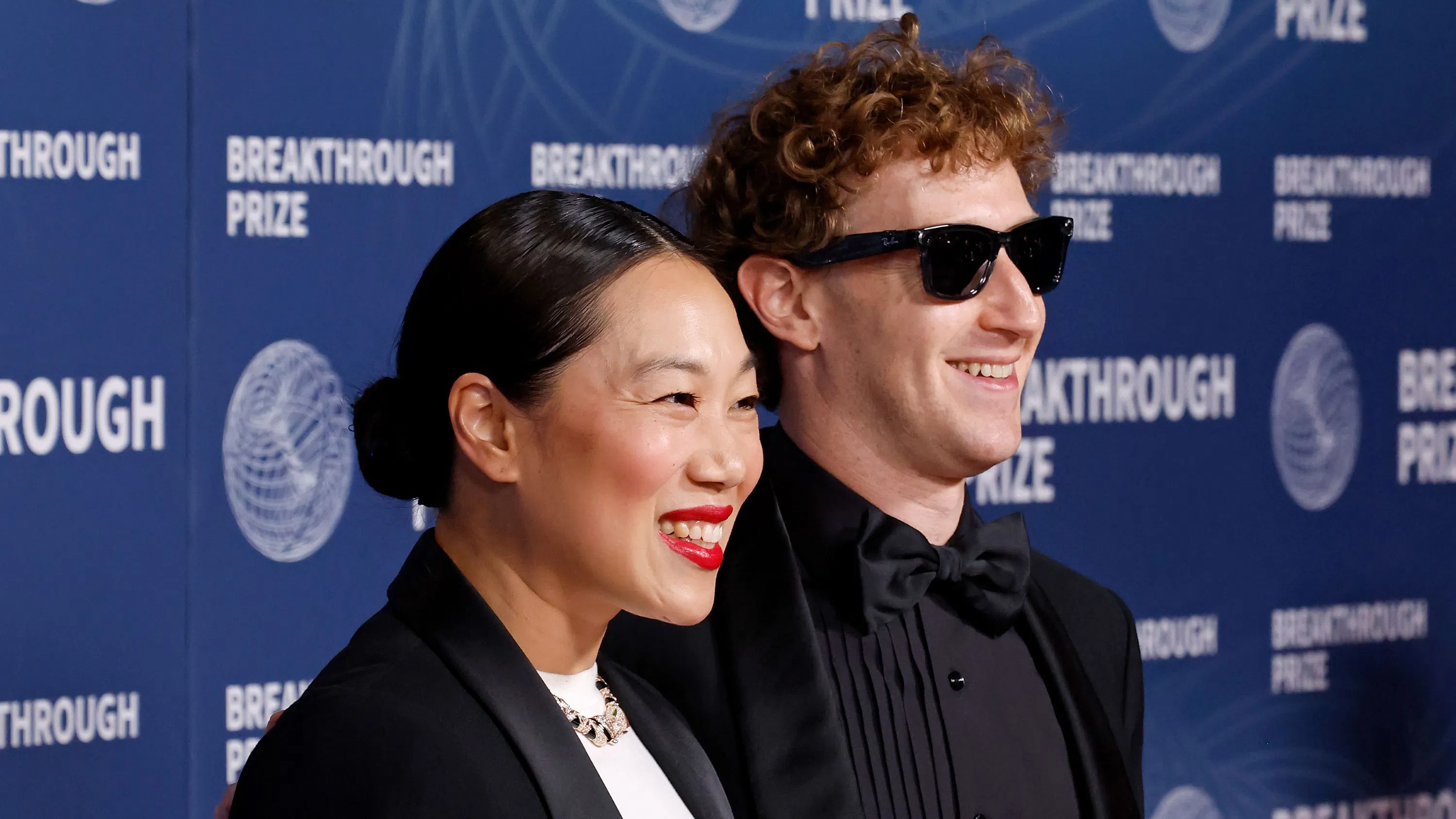 Филантропията на Марк Зъкърбърг и съпругата му Присила Чан се пренасочва към изкуствен интелект в подкрепа на научните изследвания