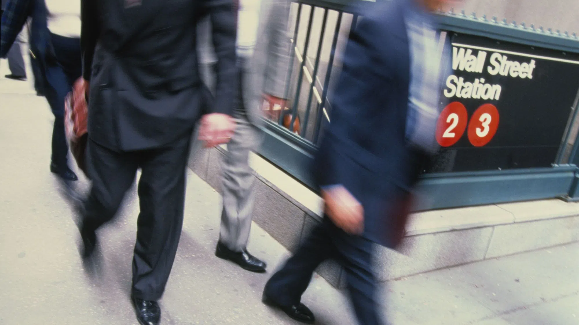 Уолстрийт се колебае през ноември заради опасения от прекомерно високи оценки