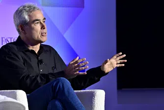 Авторът на Anxious Generation: Мозъците на Gen Z се вкореняват в телефоните им