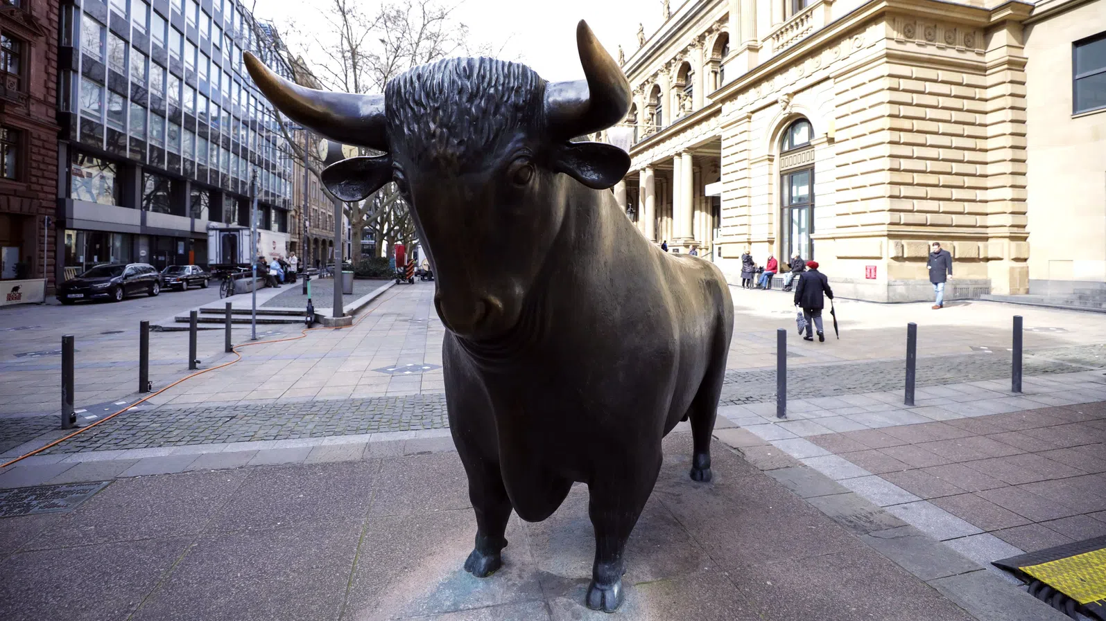 Пазарите са в очакване на отговор от САЩ на иранските предложения за мир