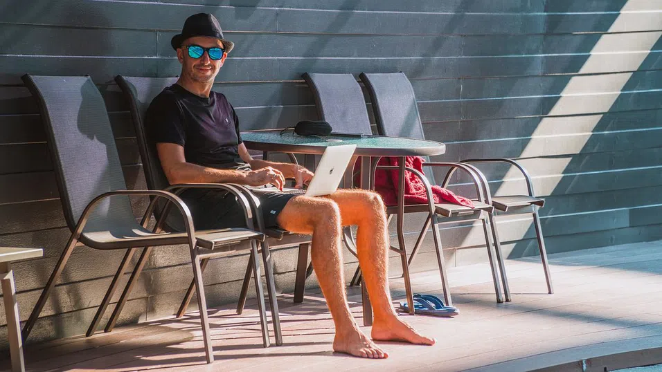 Проучване: 50% от "хибридното поколение" ще напуснат работа, ако трябва да се върнат в офиса