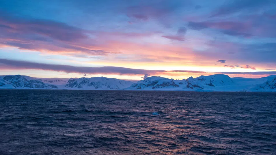 Антарктида като модел за сътрудничество – възможен ли е мирът извън ледените граници на континента?