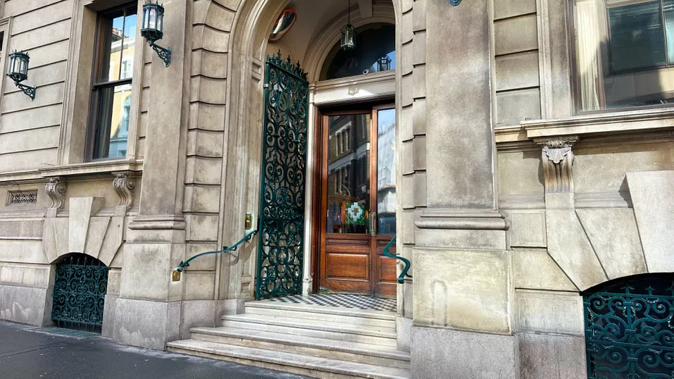 Лондонският джентълменски клуб Garrick ще позволи членство на жени за първи път в 193-годинишната си история