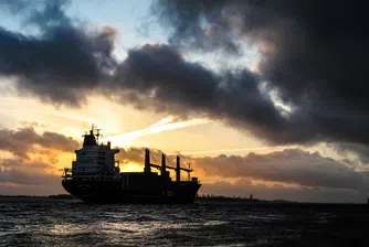 Корабите в него плават без флаг, което е грубо нарушение на морското право и води до множество проблеми