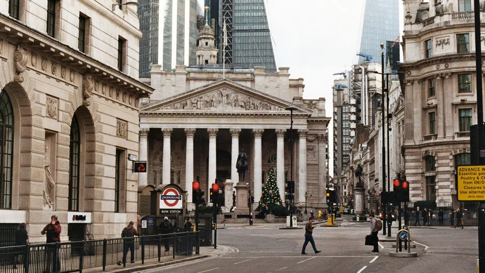 Bank of England намали лихвите под натиска от застрашен растеж заради митата