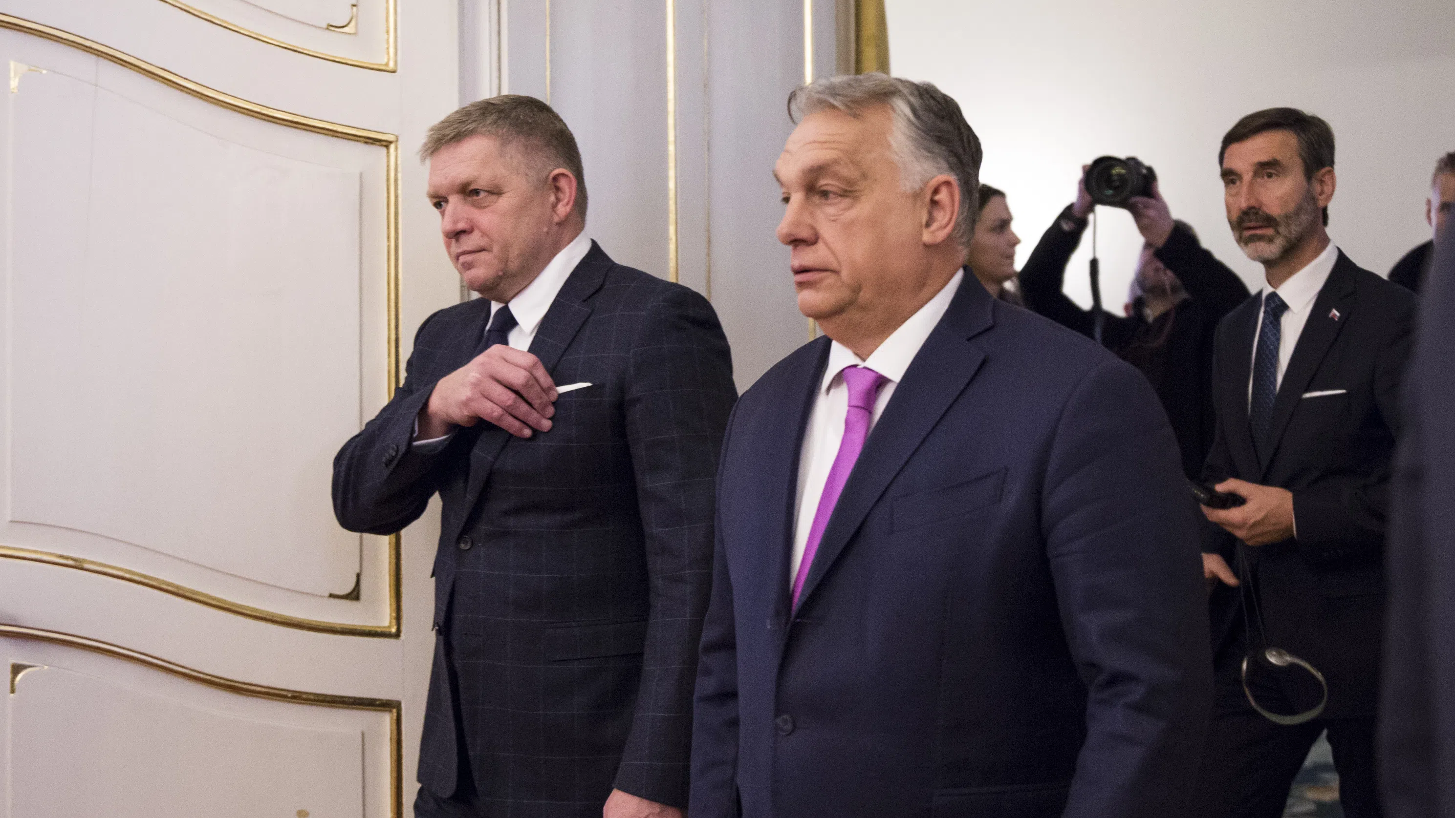 Унгария и Словакия задействаха спирачката за новия пакет санкции срещу Русия
