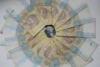 Reuters: Украйна обмисля да премине от долар към евро