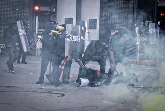 Пентагонът е в готовност да изпрати и морски пехотинци, ако напрежението между федерални агенти и демонстранти продължи да ескалира