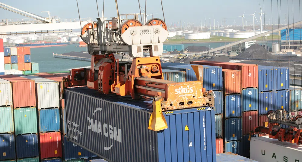 Най-голямото пристанище в Европа се подготвя за евентуална война с Русия