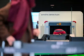 Какво носиш в багажа: Как скенерите на летищата виждат всичко