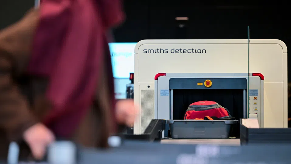 Какво носиш в багажа: Как скенерите на летищата виждат всичко
