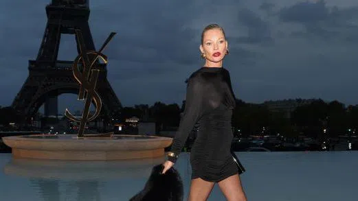 Кейт Мос използа Hermès Kelly за хиляди долари като плажна чанта