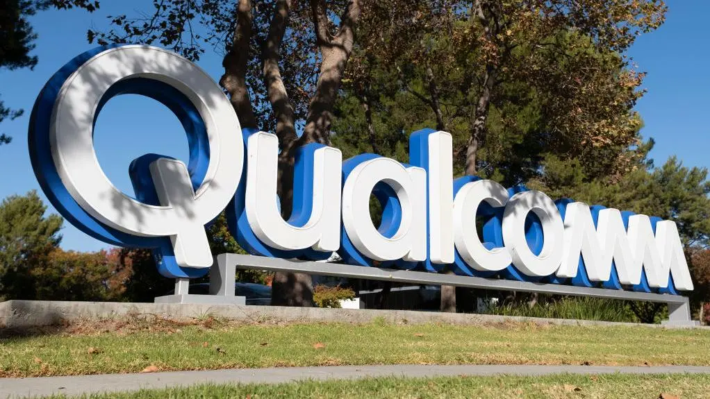 Qualcomm сключи сделка с Amazon за центрове за данни, акциите ѝ скочиха